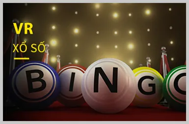 Trận đấu quần vợt với cầu thủ đang giao bóng, có logo game sc88